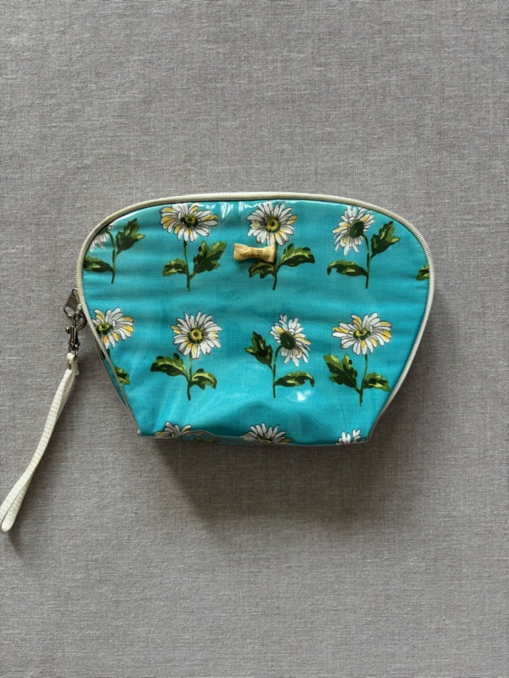 Liz Claiborne vintage blue floral retro pouch clutch.